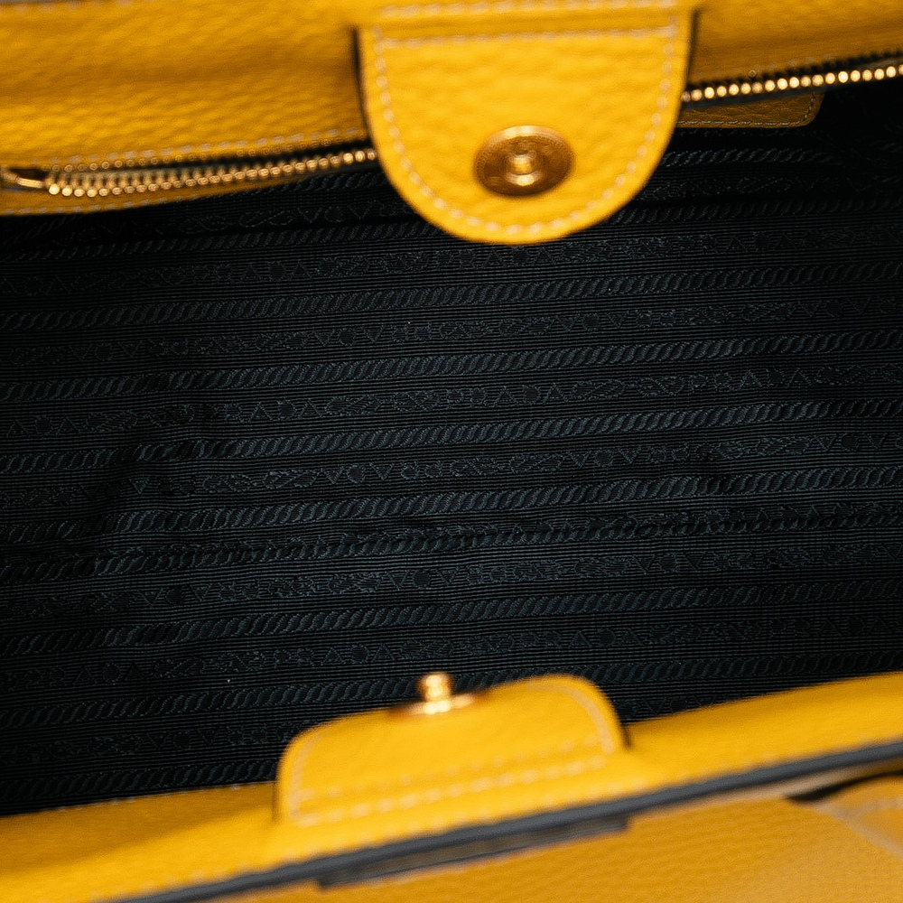 Pre-Loved Prada Vitello Daino Open Convertible Tote - Picture 4 of 6
